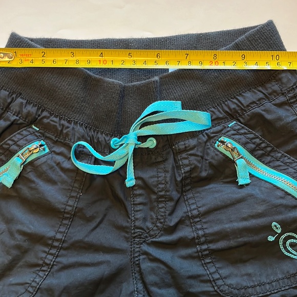 3/$20 😀 JUSTICE Cargo Capri Pants Size 8 - Picture 3 of 5